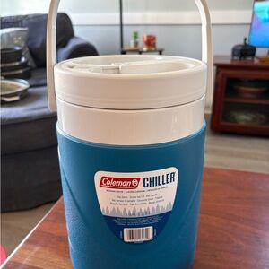 Coleman Chiller One Gallon Water Jug Cooler Flip Spout Blue Screw Top Lid